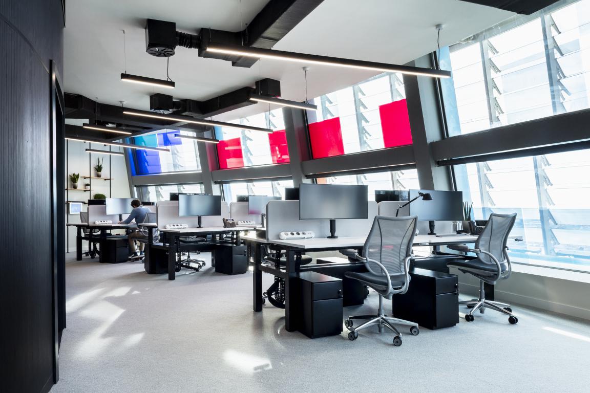 Sede Beazley Torre Glòries Zona de trabajo